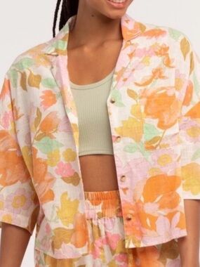 Billabong All Good Camp Floral Button-Up Tee Shirt Size Small